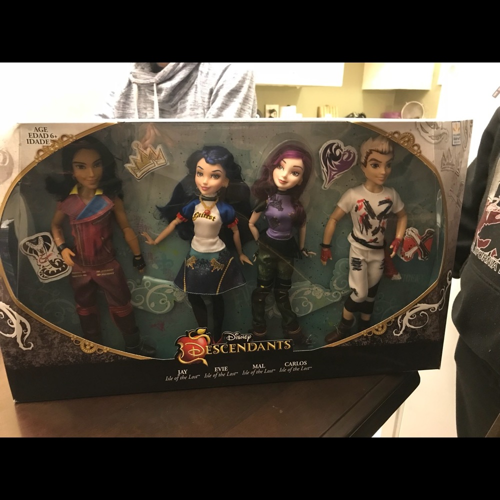 Descendants Set 4